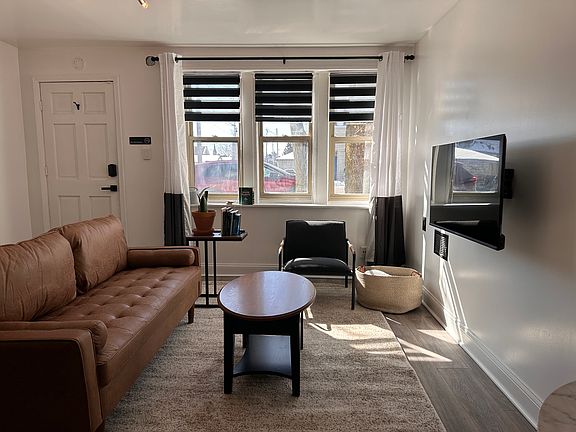 2nd image of 914 E North Ave #1