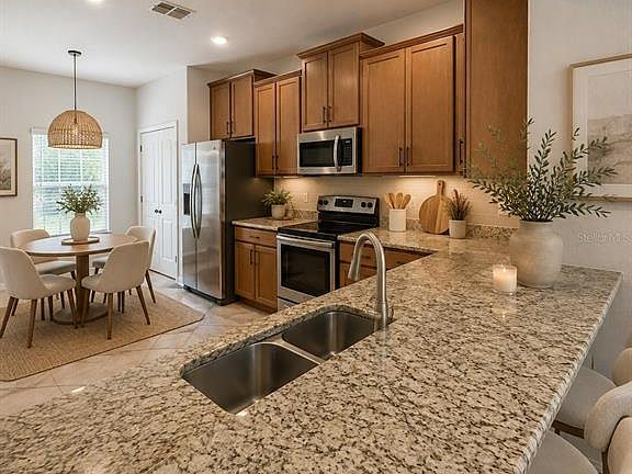 3rd image of 31150 GOSSAMER WAY