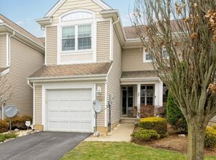 1307 Eagles Nest Ct, Stewartsville, NJ 08886