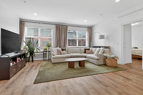 140 36th St Photo 1