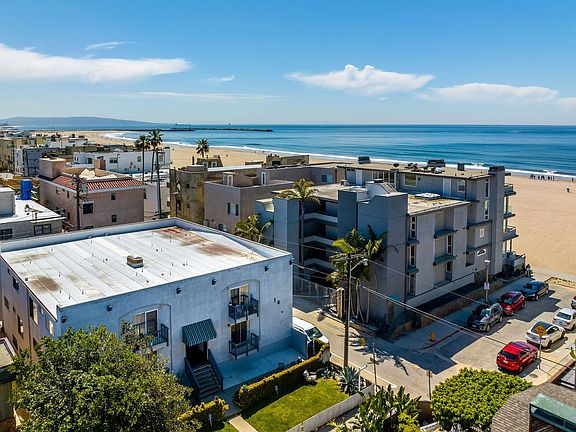 4th image of 16 Fleet St APT 10