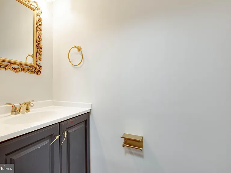 8125 Gray Stone Ln — Photo 6