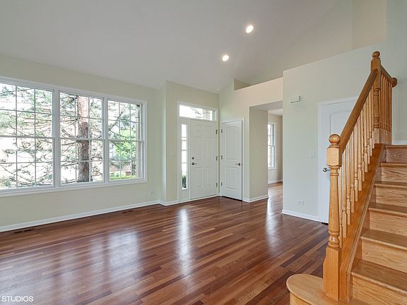 3rd image of 432 Ashbury Ct
