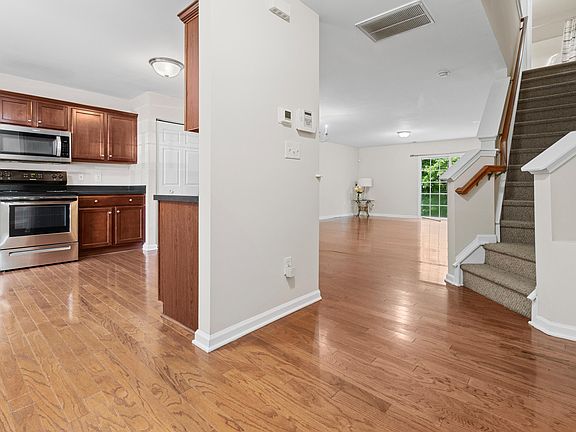 4th image of 3145 Ivey Wood Ln