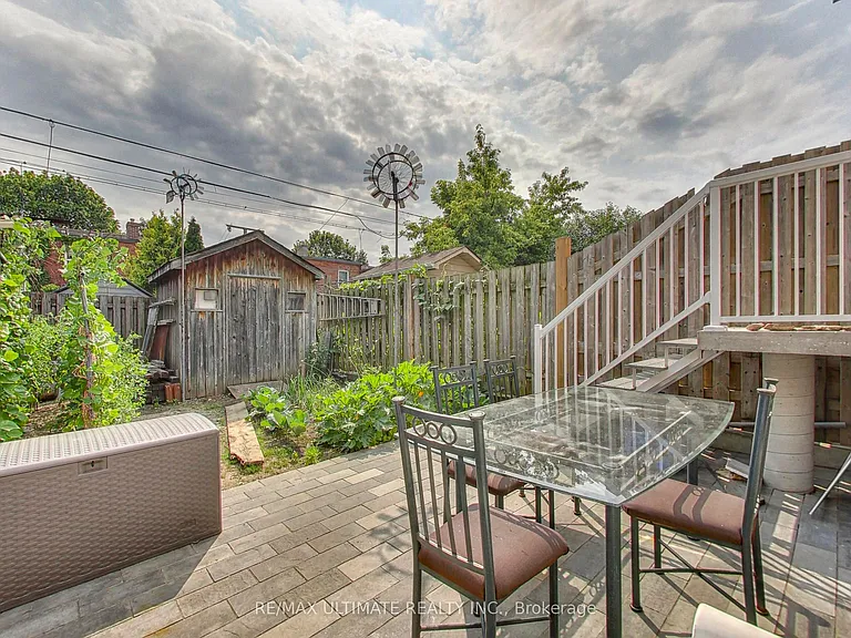 19 Glenora Ave #UPPER — Photo 27