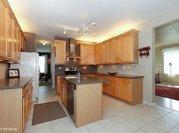 2nd image of 855 Woodewind Dr