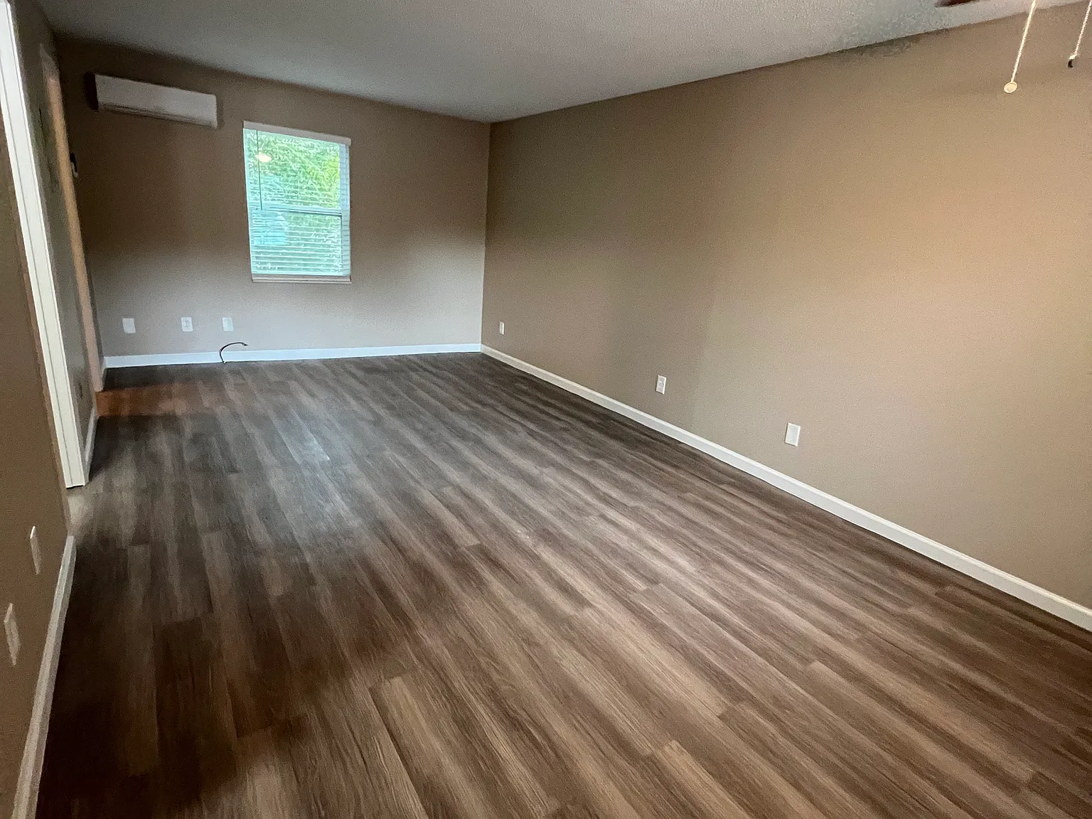 Studio, 400 sqft, $900 — Photo 3