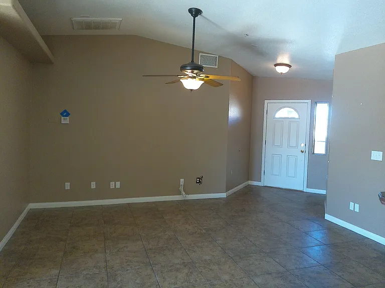 2992 Winterhaven Dr — Photo 3