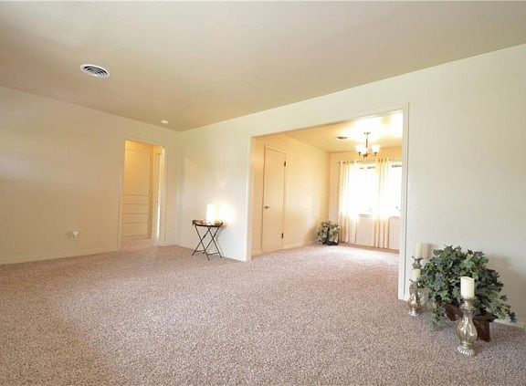 4th image of 812 SW 49th St