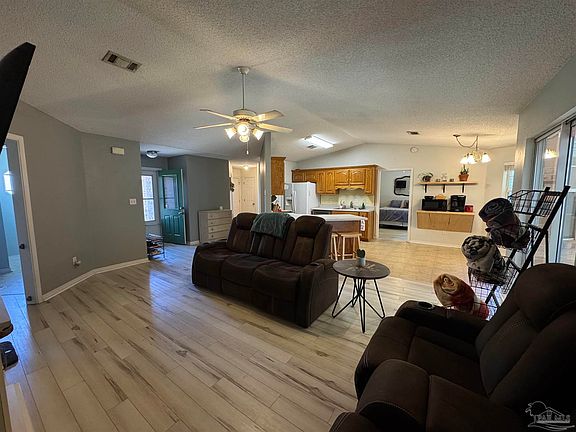 3rd image of 5848 Pebble Ridge Dr