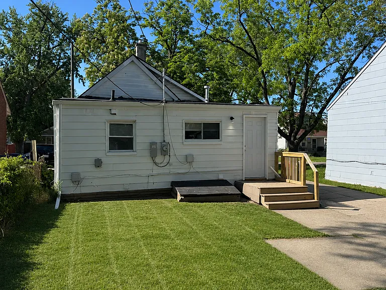 8075 Studebaker Ave — Photo 2
