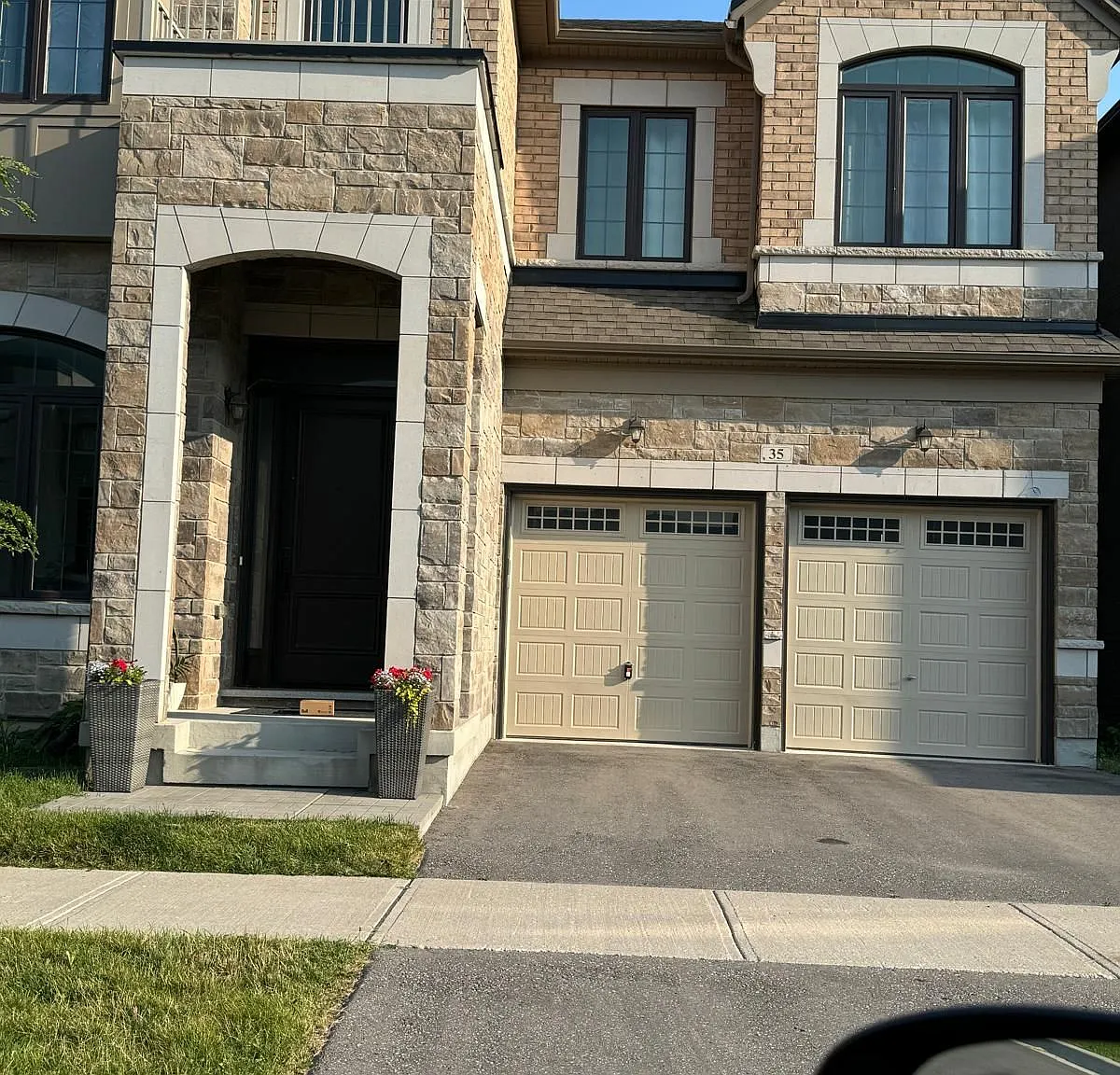 5 bed, $5,000 — Photo 1