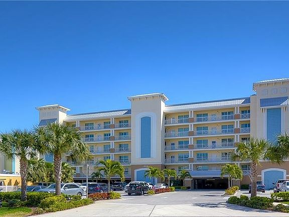 3rd image of 19519 Gulf Blvd #305
