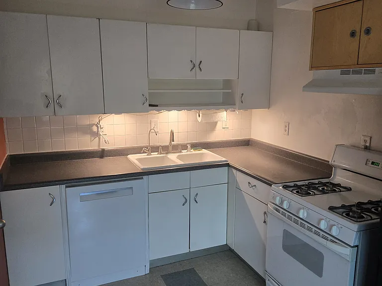 1305 E Phillips Ave #1307-1/2 — Photo 2
