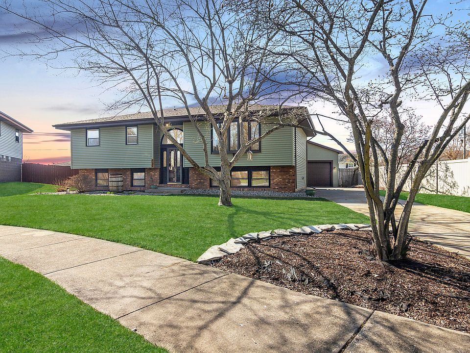 1st image of 6939 W 83rd Ct