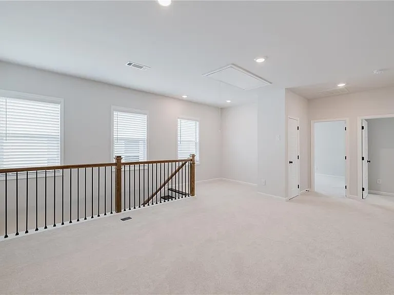 1814 Westfall Lndg — Photo 14