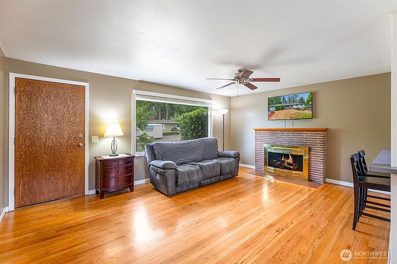 3rd image of 1022 S 197th Street