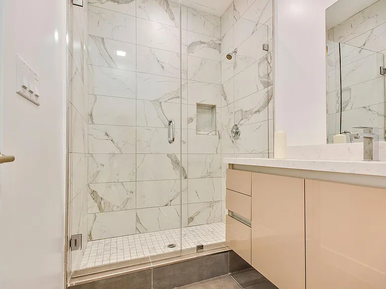 132 S McCarty Dr #B — Photo 12