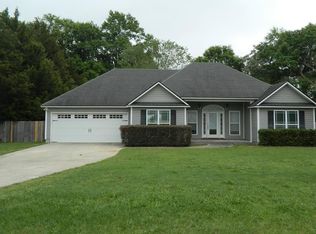 25 Ard Rd, Ray City, GA 31645