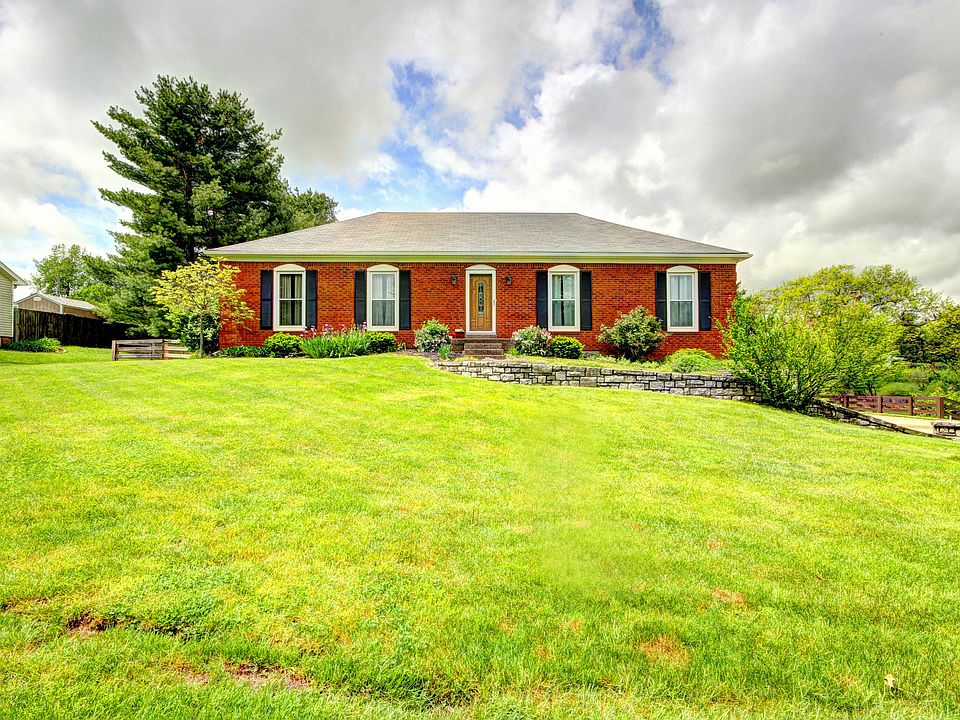 1st image of 1220 Cambridge Dr
