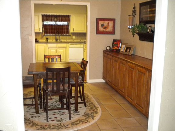 Brk. room into kitchen