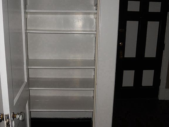 5th image of 496 Elmwood Ave APT 3