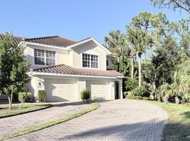 1280 Henley St, Naples, FL