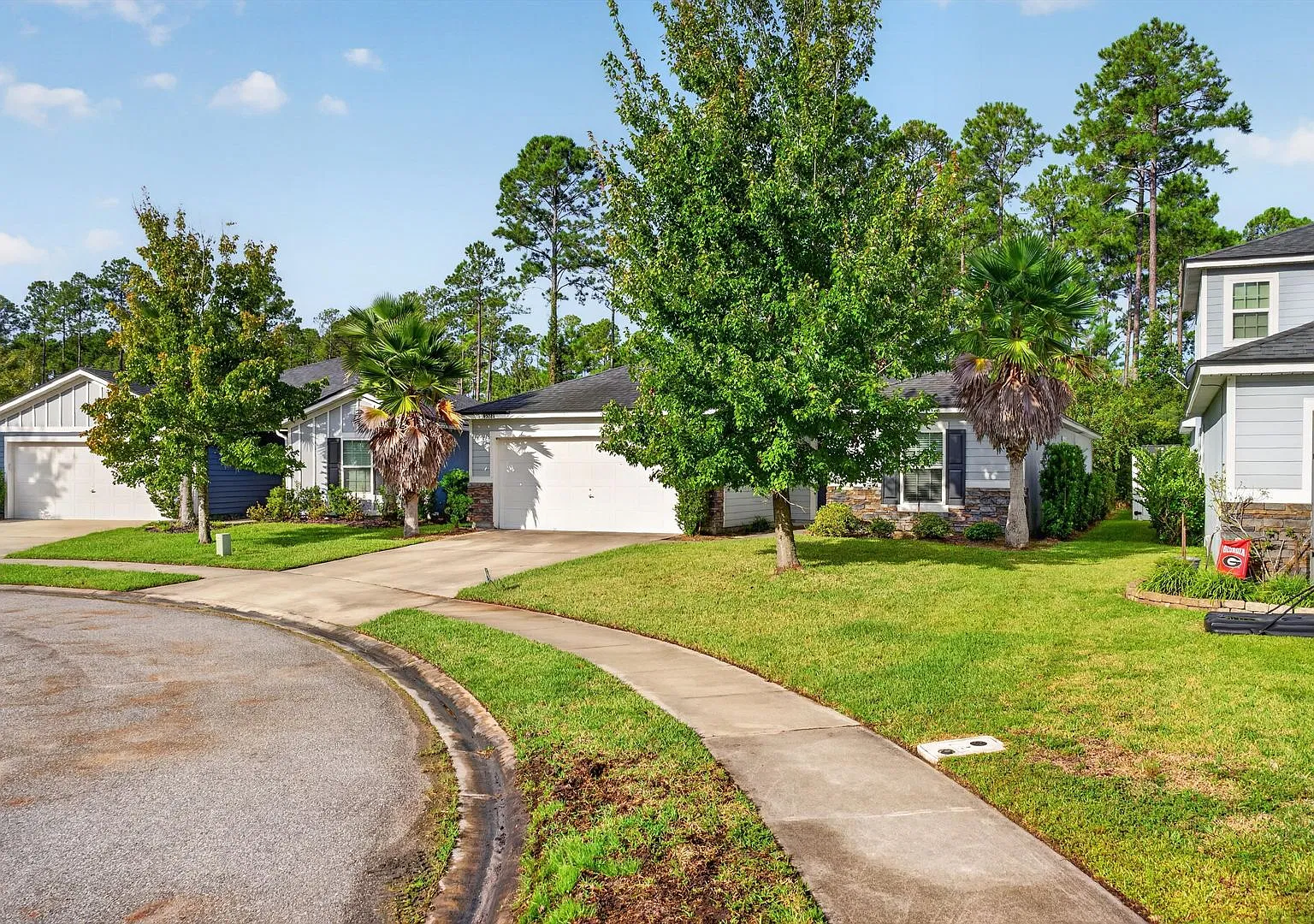 Detached Home in Fernandina Beach — Photo 3