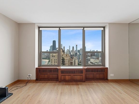 4th image of 1550 N Lake Shore Dr APT 31D