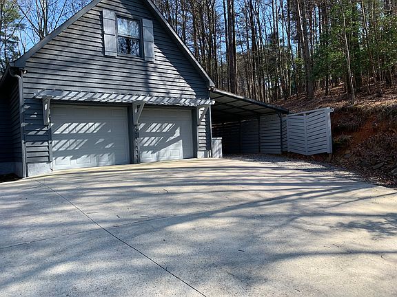 2nd image of 590 Lazy River Ln