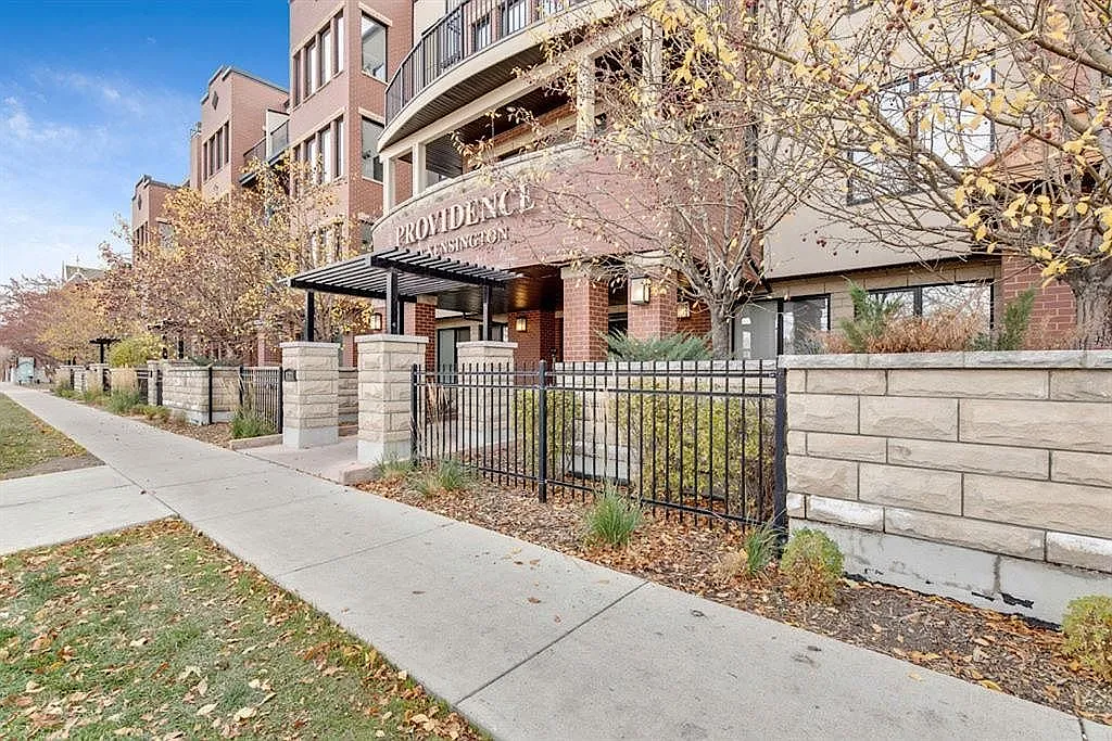 Beautiful 2 Bedroom Hillhurst Condo — Photo 2
