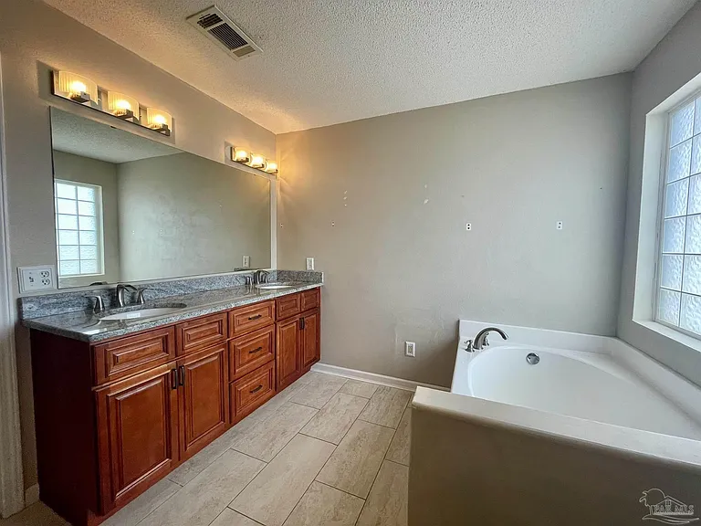 7747 Fenwick St — Photo 14