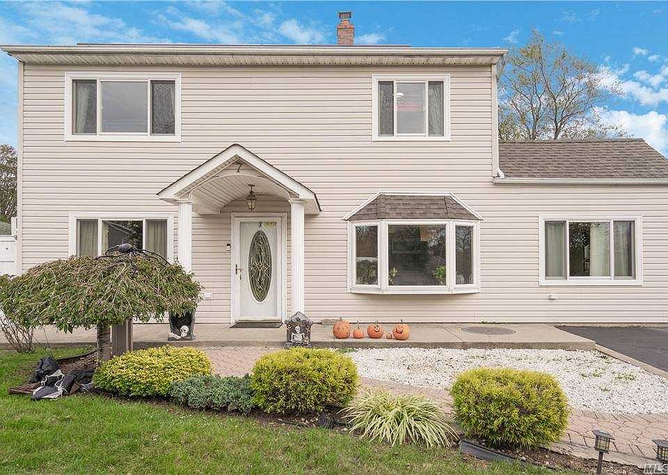 1st image of 7 Wood Ln