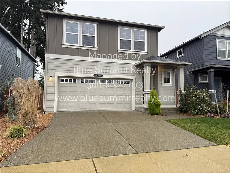 820 Bradley St NE — Photo 1