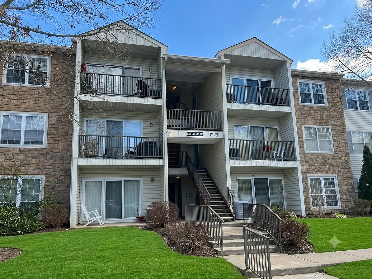 2 bed, $2,500 — Photo 1