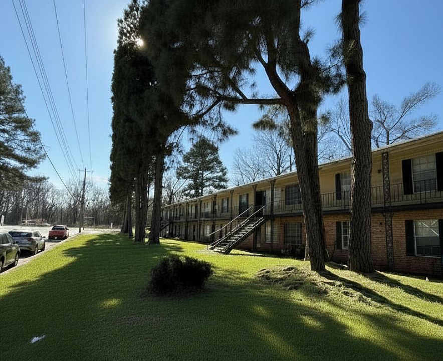 1st image of 2795 Beverly Hills Rd APT 2