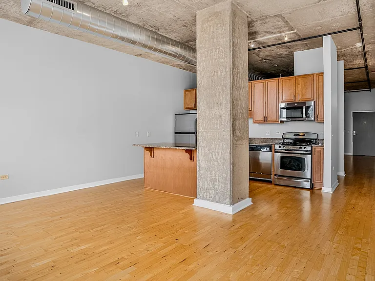50 E 16th St #1210 — Photo 6