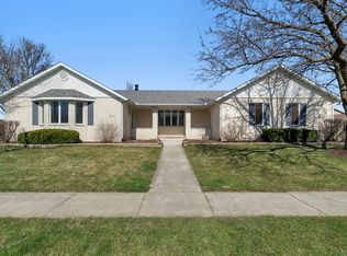 1510 Lake Dr, Morris, IL