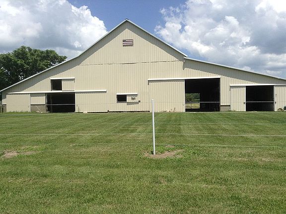 6 stall barn and hayloft