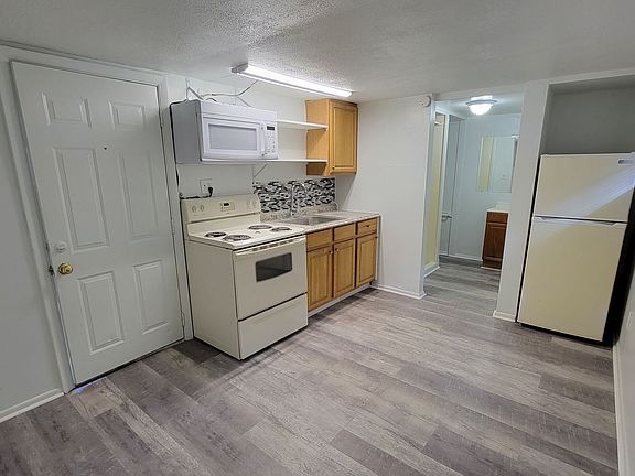 4th image of 2925 7th Ave W Unit C