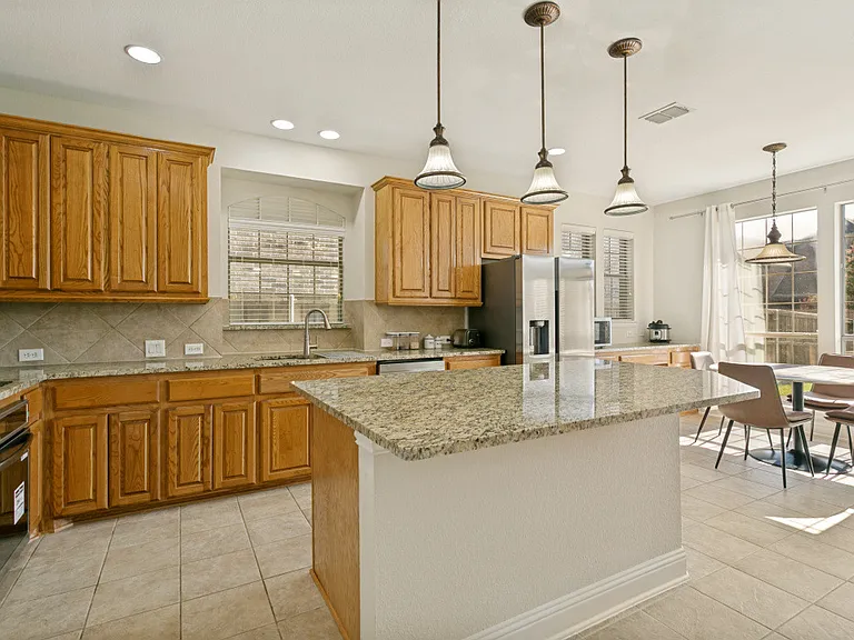 412 S Hampton Ct — Photo 14
