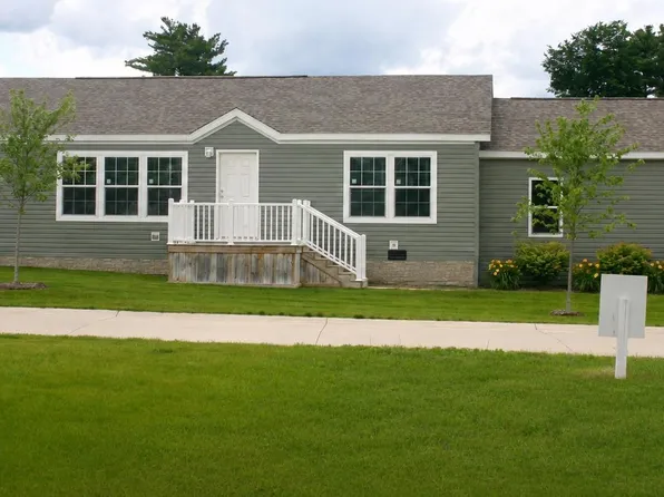 2776 Pinellas Ct, Lapeer, MI 48446