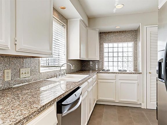 4th image of 6411 Pinehurst Dr