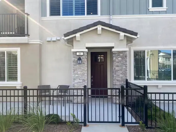 16621 Wyndham Ln #10, Fontana, CA 92336