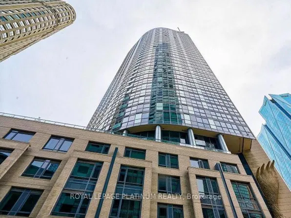 1 The Esplanade Dr #2805, Toronto, ON M5E 0A8