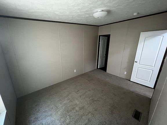 5th image of 158 S Maple Ave