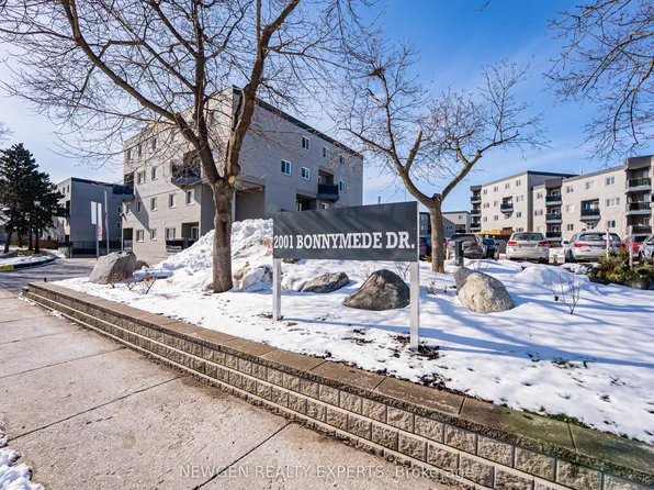 2001 Bonnymede Dr #88, Mississauga, ON L5J 4H8