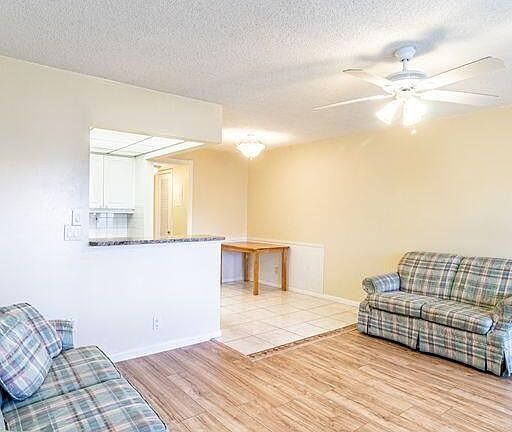 4th image of 335 Sheffield N