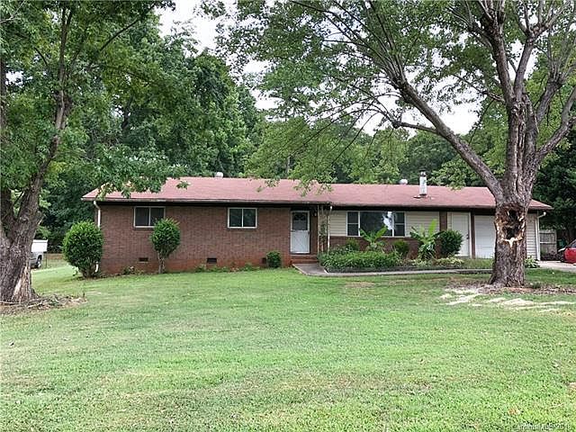 2nd image of 2733 Boulder Ln