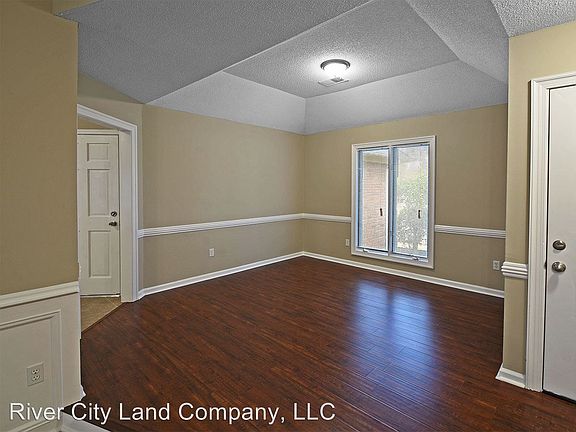 3rd image of 7246 Autumn Forrest Dr